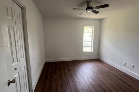 Apartamento en alquiler en Miami, Florida, 2 dormitorios, 60.39 m2 № 1981538 - foto 9