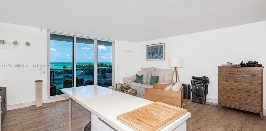 Studio à Condo à Miami Beach, Floride № 1136055