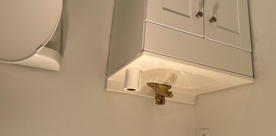 Condominio en West Palm Beach, Florida, 1 dormitorio № 1121463