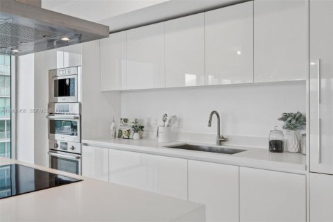 Condo in Sunny Isles Beach, Florida, 3 bedrooms  № 2033767 - photo 14