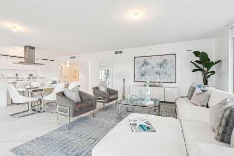 Condo in Sunny Isles Beach, Florida, 3 bedrooms  № 2033767 - photo 9