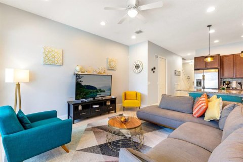 Townhouse in Davenport, Florida 4 bedrooms, 182.09 sq.m. № 1663332 - photo 8
