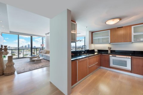 Condominio en venta en Miami Beach, Florida, 2 dormitorios, 122.26 m2 № 2088999 - foto 9