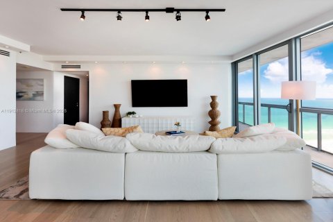 Condominio en venta en Miami Beach, Florida, 2 dormitorios, 122.26 m2 № 2088999 - foto 3