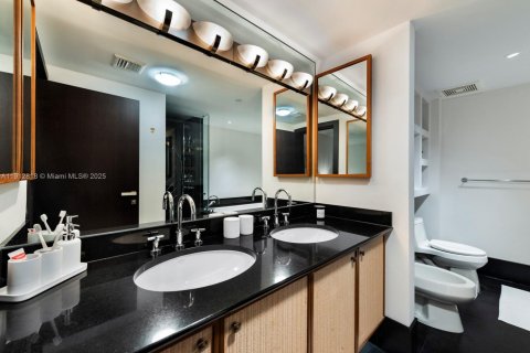 Condominio en venta en Miami Beach, Florida, 2 dormitorios, 122.26 m2 № 2088999 - foto 12