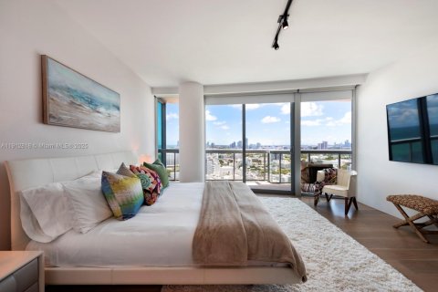 Condominio en venta en Miami Beach, Florida, 2 dormitorios, 122.26 m2 № 2088999 - foto 11