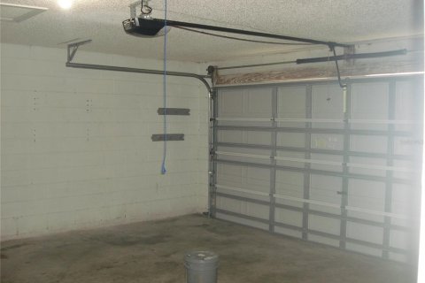 House in Deltona, Florida 3 bedrooms, 162.76 sq.m. № 2379249 - photo 6