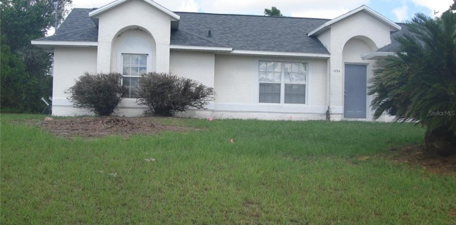 House in Deltona, Florida 3 bedrooms, 162.76 sq.m. № 2379249