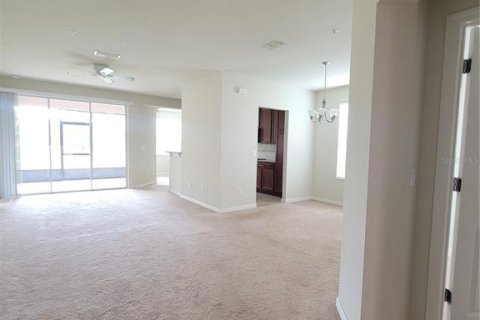 Condominio en alquiler en Davenport, Florida, 2 dormitorios, 139.73 m2 № 1765231 - foto 4