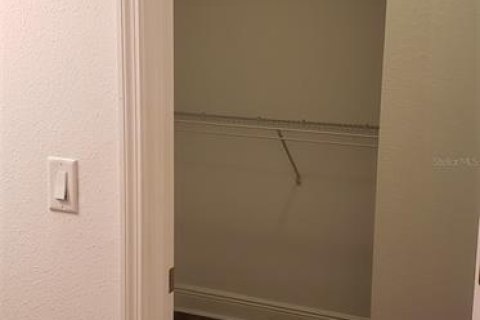 Condo in Land O' Lakes, Florida, 1 bedroom № 2092573 - photo 3