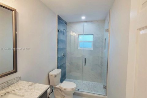 Townhouse in Miami, Florida 2 bedrooms, 77.57 sq.m. № 1889392 - photo 12