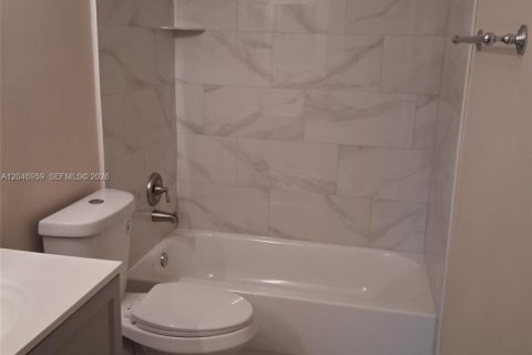 Appartement à louer à Coral Springs, Floride: 2 chambres № 2243267 - photo 8