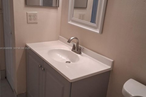 Appartement à louer à Coral Springs, Floride: 2 chambres № 2243267 - photo 6