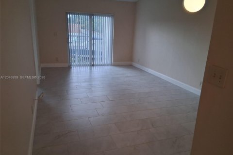 Appartement à louer à Coral Springs, Floride: 2 chambres № 2243267 - photo 3