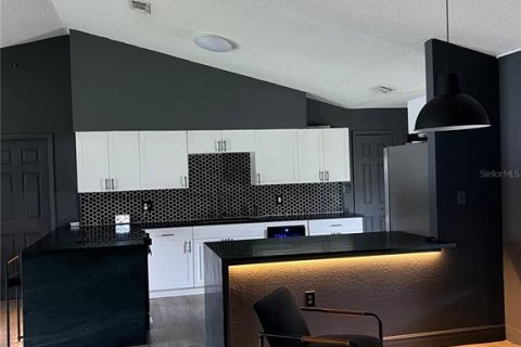 House in Kissimmee, Florida 4 bedrooms, 176.51 sq.m. № 2225468 - photo 9