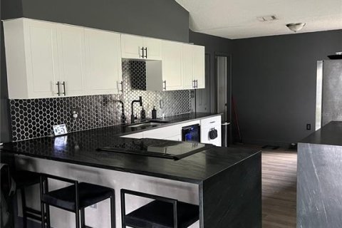 House in Kissimmee, Florida 4 bedrooms, 176.51 sq.m. № 2225468 - photo 6