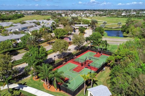 House in Apollo Beach, Florida 3 bedrooms, 182.65 sq.m. № 1823193 - photo 5