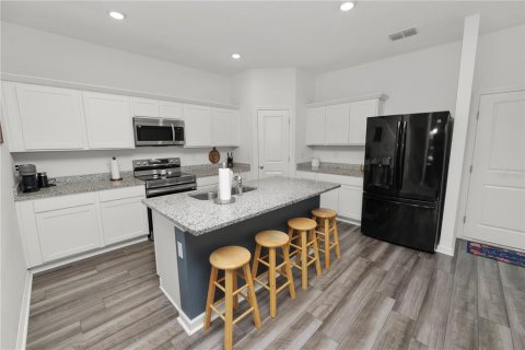 House in Dade City, Florida 5 bedrooms, 257.9 sq.m. № 1735051 - photo 3