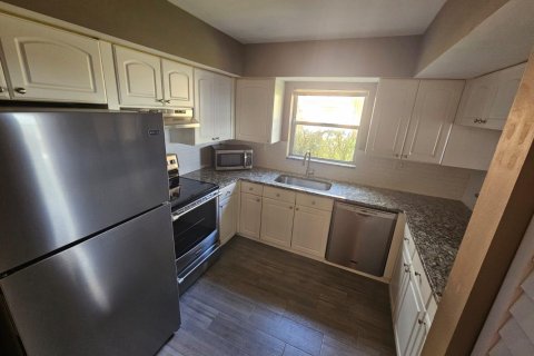 Townhouse in Oakland Park, Florida 3 bedrooms, 118.26 sq.m. № 2084011 - photo 4