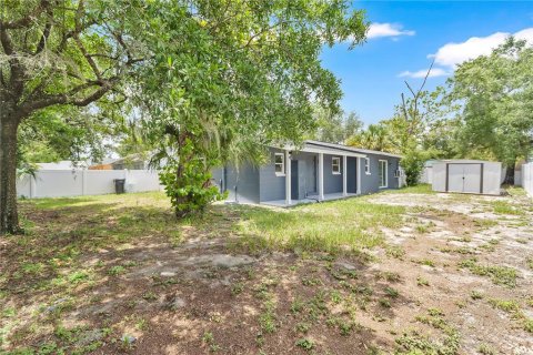 House in Tampa, Florida 3 bedrooms, 107.02 sq.m. № 2157081 - photo 12