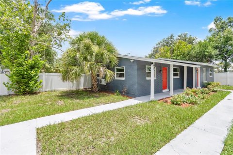 House in Tampa, Florida 3 bedrooms, 107.02 sq.m. № 2157081 - photo 14