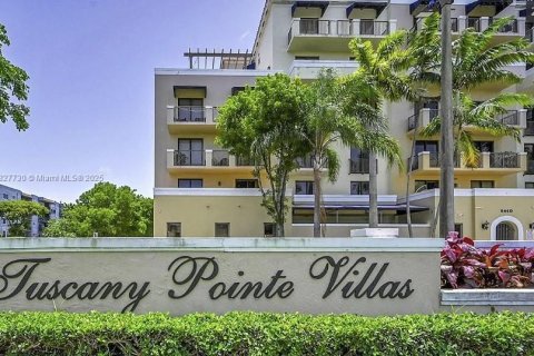 Copropriété à vendre à Miami, Floride: 2 chambres, 83.05 m2 № 1977298 - photo 1