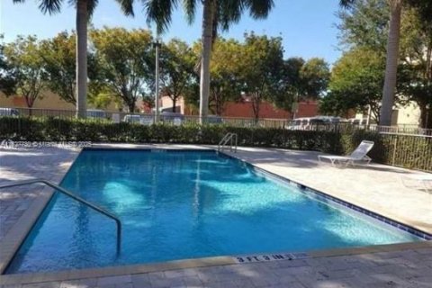 Copropriété à vendre à Miami, Floride: 2 chambres, 83.05 m2 № 1977298 - photo 4