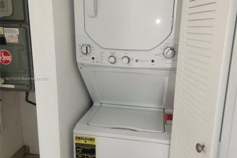 Copropriété à vendre à Miami, Floride: 2 chambres, 83.05 m2 № 1977298 - photo 15