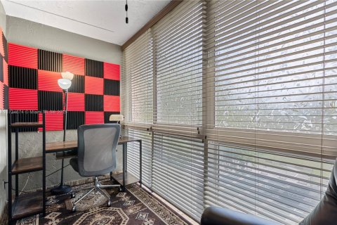 Condo in Lauderdale Lakes, Florida, 2 bedrooms  № 1487580 - photo 10