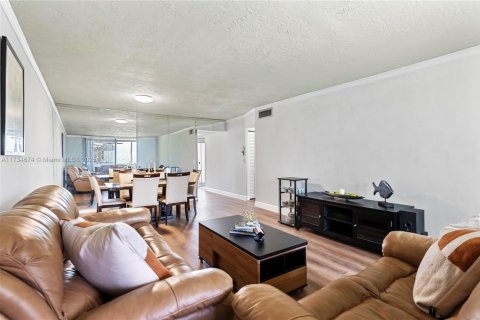 Condo in Lauderdale Lakes, Florida, 2 bedrooms  № 1487580 - photo 12