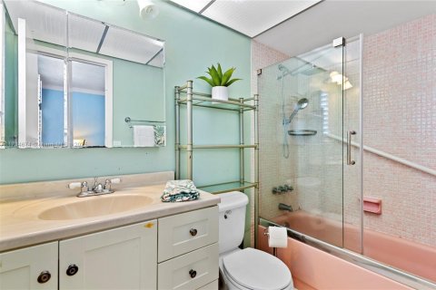 Condo in Lauderdale Lakes, Florida, 2 bedrooms  № 1487580 - photo 4