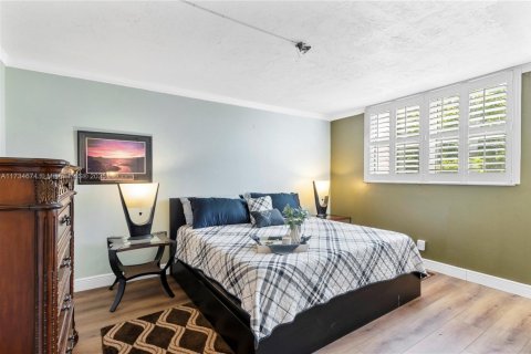 Condo in Lauderdale Lakes, Florida, 2 bedrooms  № 1487580 - photo 2
