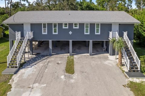 Apartamento en alquiler en Port Charlotte, Florida, 2 dormitorios, 88.44 m2 № 1823094 - foto 1
