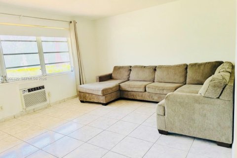 Condominio en venta en North Miami Beach, Florida, 1 dormitorio, 63.55 m2 № 2028355 - foto 23