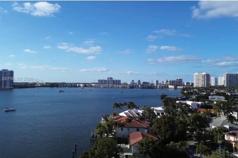 Condominio en venta en North Miami Beach, Florida, 1 dormitorio, 63.55 m2 № 2028355 - foto 28