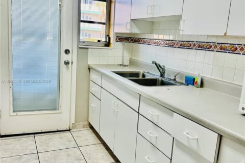 Condominio en venta en North Miami Beach, Florida, 1 dormitorio, 63.55 m2 № 2028355 - foto 14