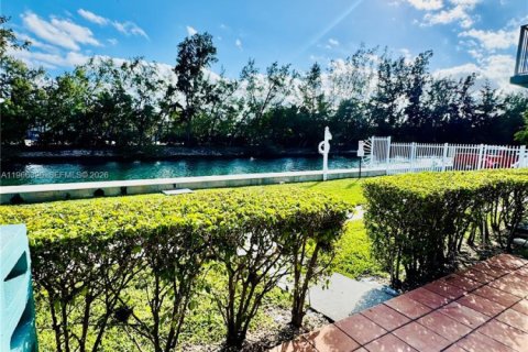 Condominio en venta en North Miami Beach, Florida, 1 dormitorio, 63.55 m2 № 2028355 - foto 27