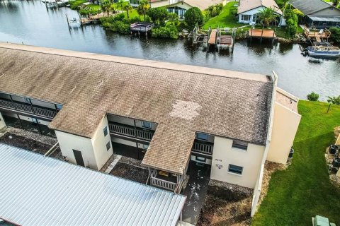 Condo in New Port Richey, Florida, 2 bedrooms  № 2167272 - photo 5