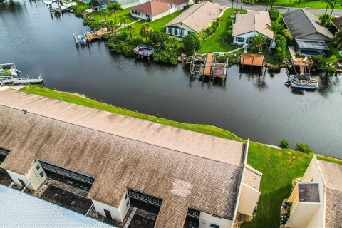 Condo in New Port Richey, Florida, 2 bedrooms  № 2167272 - photo 28