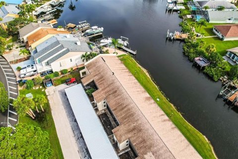 Condo in New Port Richey, Florida, 2 bedrooms  № 2167272 - photo 30