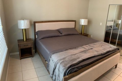 House in Bradenton, Florida 2 bedrooms, 103.49 sq.m. № 1734182 - photo 12