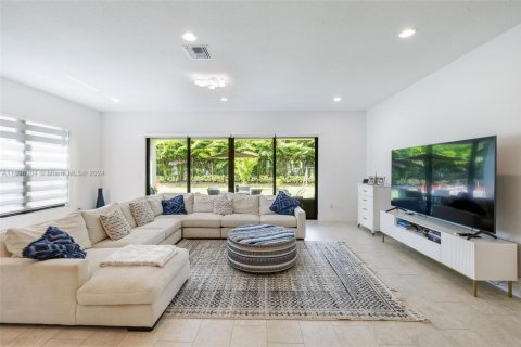 House in Boca Raton, Florida 4 bedrooms, 216.74 sq.m. № 1865652 - photo 10