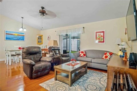 House in North Port, Florida 3 bedrooms, 121.79 sq.m. № 1904070 - photo 5
