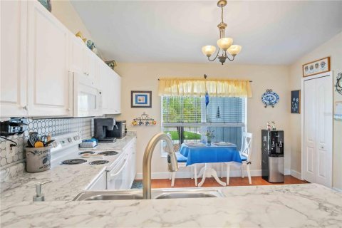 House in North Port, Florida 3 bedrooms, 121.79 sq.m. № 1904070 - photo 10