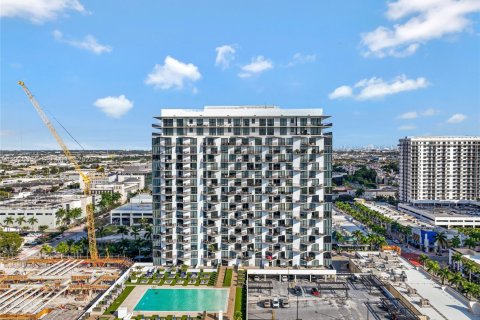 Condominio en venta en Doral, Florida, 1 dormitorio, 71.44 m2 № 2054852 - foto 2