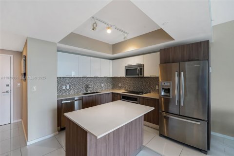 Condominio en venta en Doral, Florida, 1 dormitorio, 71.44 m2 № 2054852 - foto 11