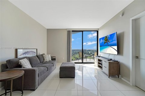 Condominio en venta en Doral, Florida, 1 dormitorio, 71.44 m2 № 2054852 - foto 5