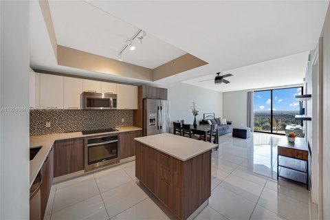 Condominio en venta en Doral, Florida, 1 dormitorio, 71.44 m2 № 2054852 - foto 10