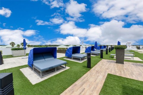 Condominio en venta en Doral, Florida, 1 dormitorio, 71.44 m2 № 2054852 - foto 25