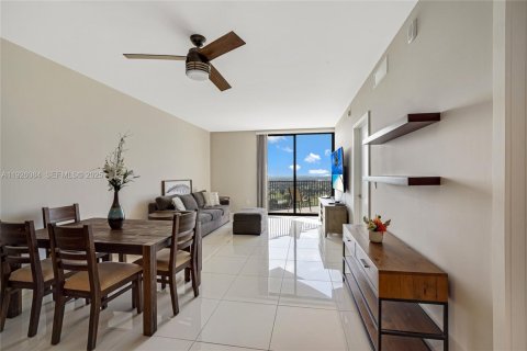 Condominio en venta en Doral, Florida, 1 dormitorio, 71.44 m2 № 2054852 - foto 6